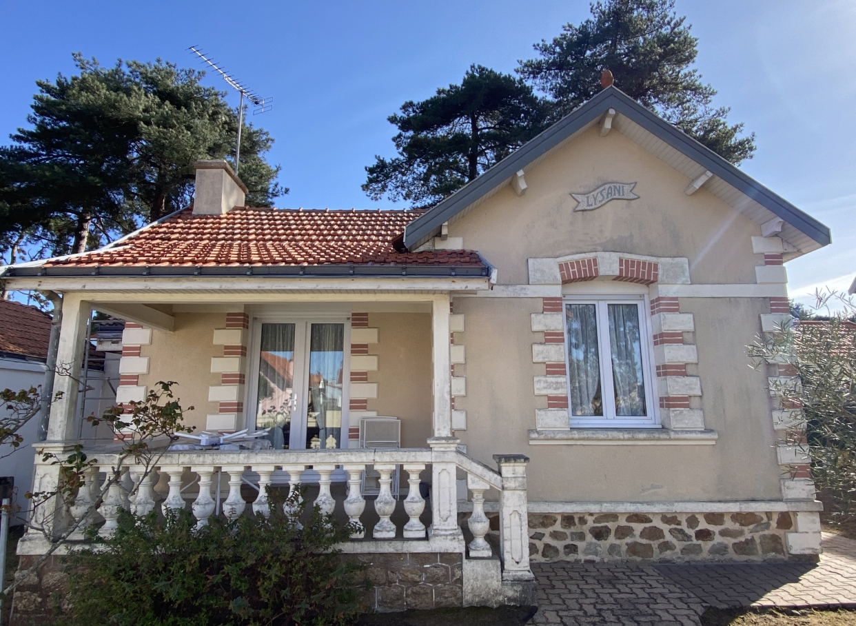 PICOT BEGO PEINTURE Isolation Exterieure Pornic Onglet Ravalement ITE Facade Maison Avant 1